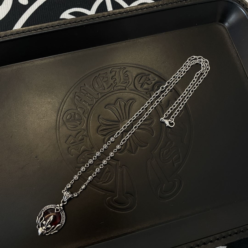 Ch*0me He**ts necklaces